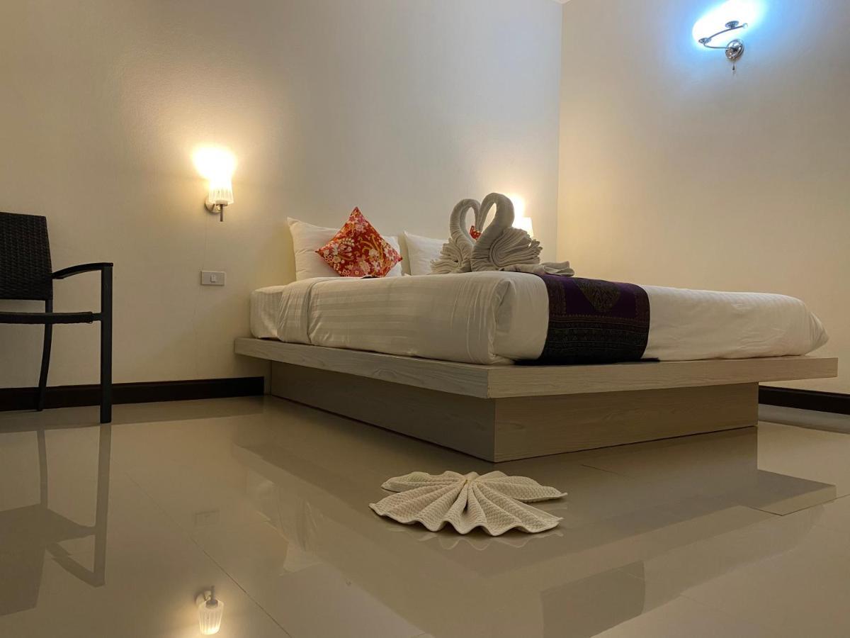 Malee Sirin Old Town Hotel Koh Lanta Exterior photo