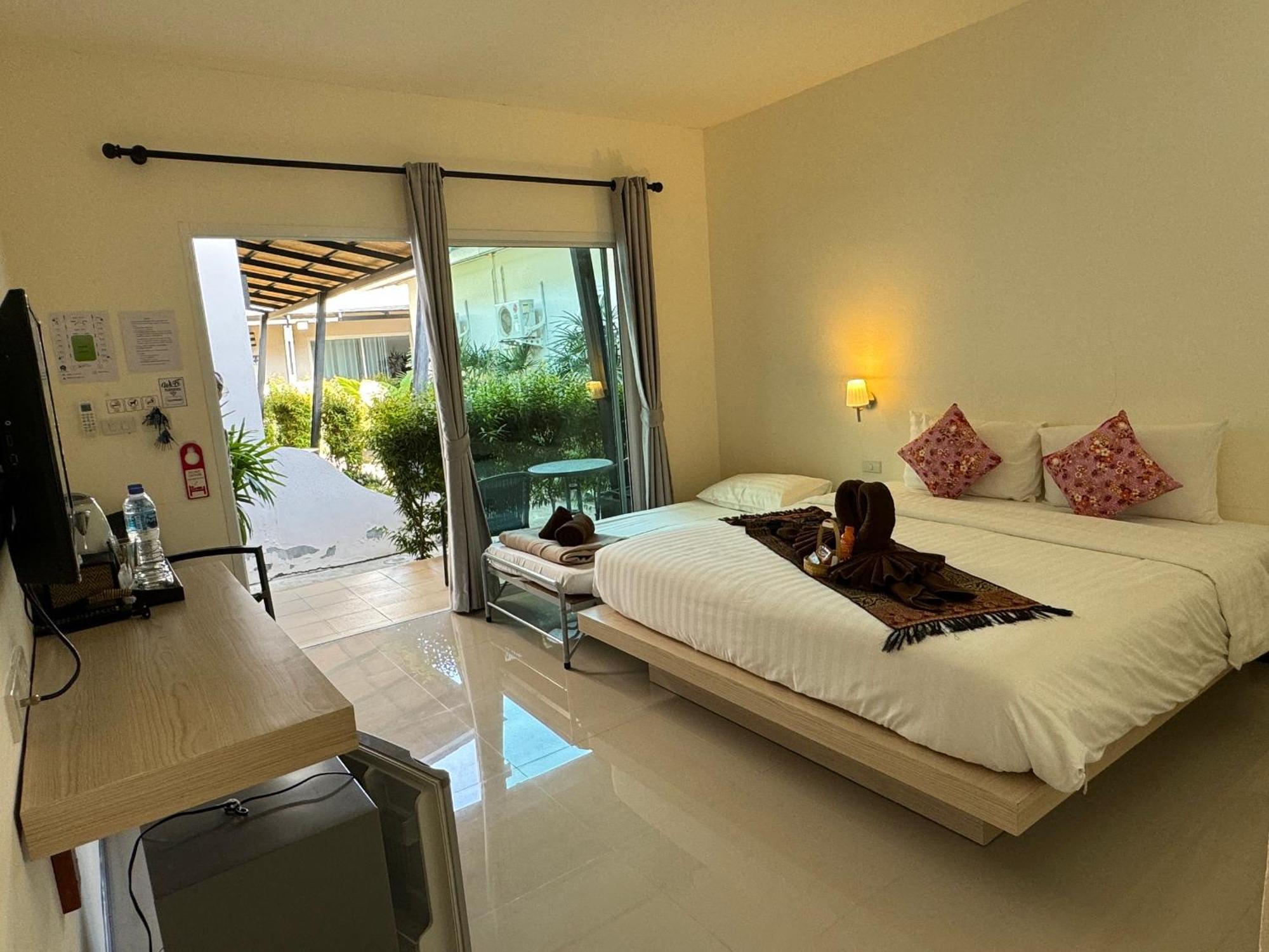 Malee Sirin Old Town Hotel Koh Lanta Exterior photo